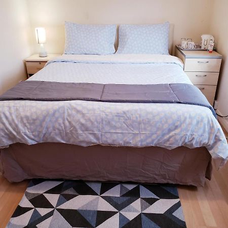 Ensuite Room Near Canal Саутхол Екстериор снимка