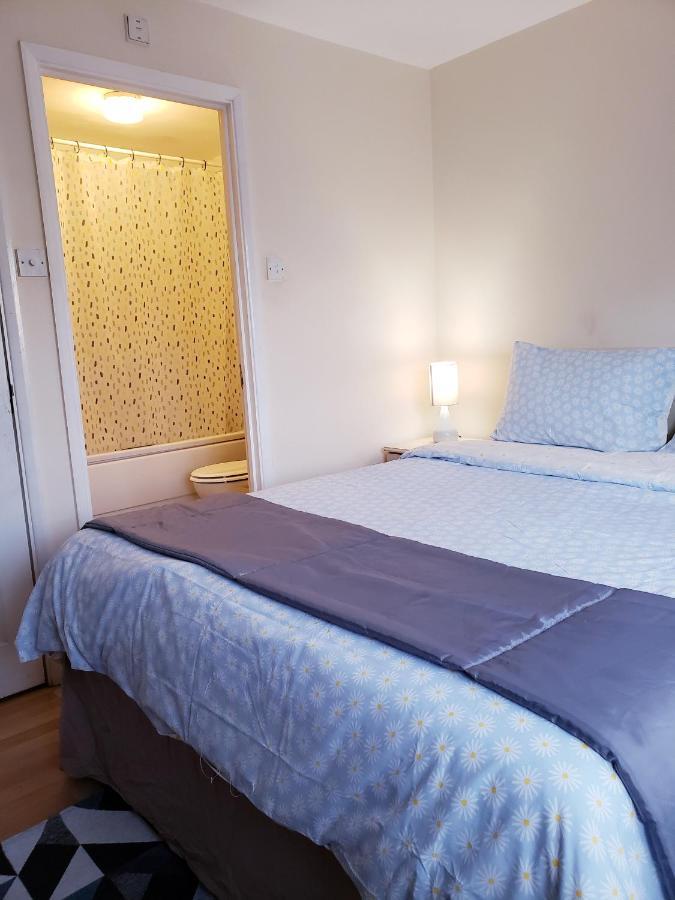 Ensuite Room Near Canal Саутхол Екстериор снимка