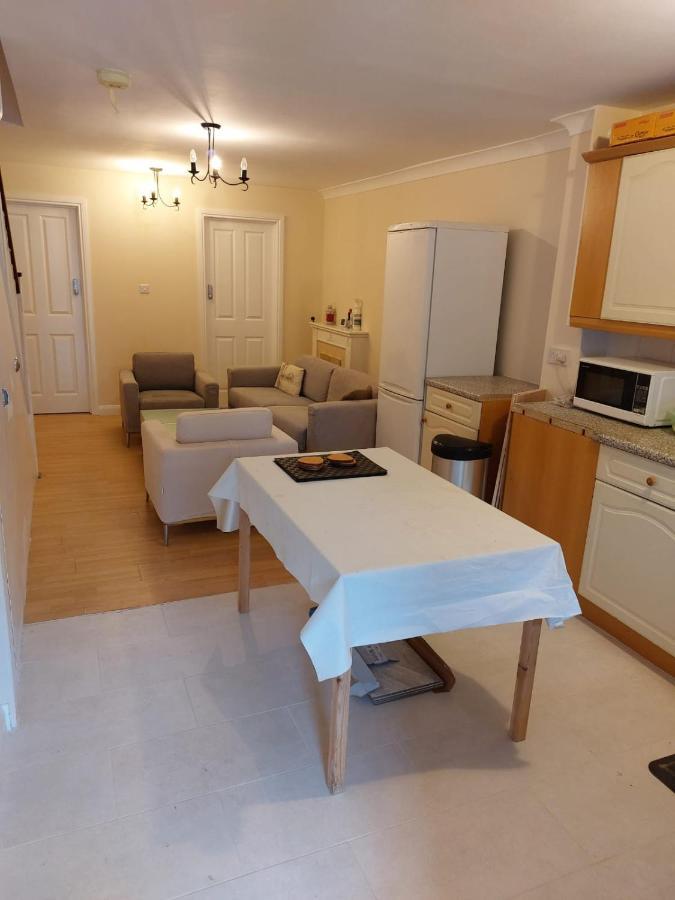Ensuite Room Near Canal Саутхол Екстериор снимка