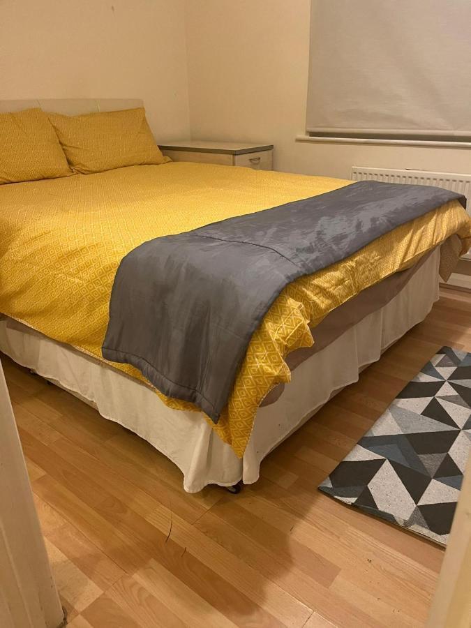 Ensuite Room Near Canal Саутхол Екстериор снимка